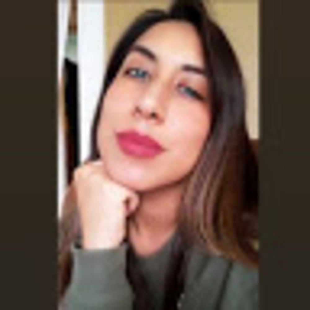 Meet your Posher, Daniela